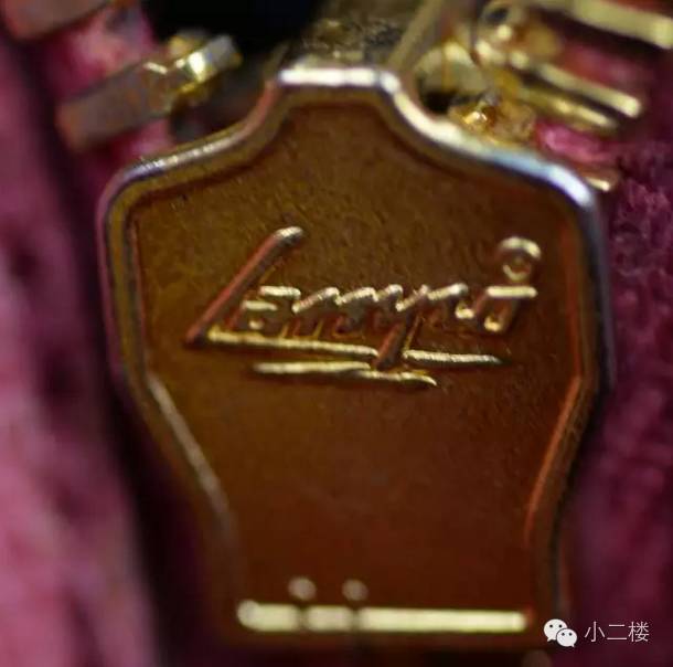 真假prada三角包,prada草编包辨真假