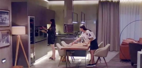 同样住在22楼，这装修风格差距咋这么大呢！