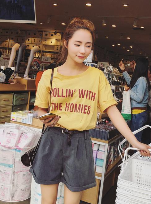 宽松版t恤搭短裙女慵懒风,小清新甜美可爱t恤
