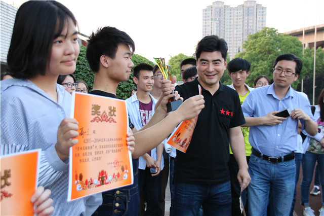 省锡中“巅峰足球联赛”完美落下帷幕