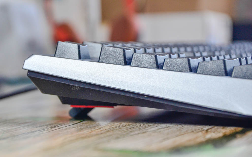 矮轴机械键盘和高轴机械键盘,机械键盘可能会毁掉你的手