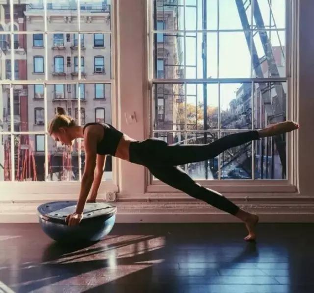 四招教你摆脱健身房尴尬,如何在健身房快速塑形肌肉