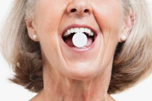 牙龈肿痛怎么消肿喝水都疼,牙龈肿痛喝水都疼应该喝什么药