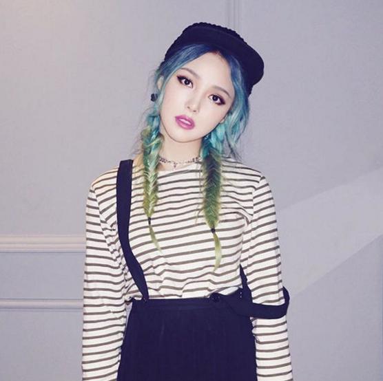 二次元的精灵系妆容 (二次元可爱穿越感妆容)