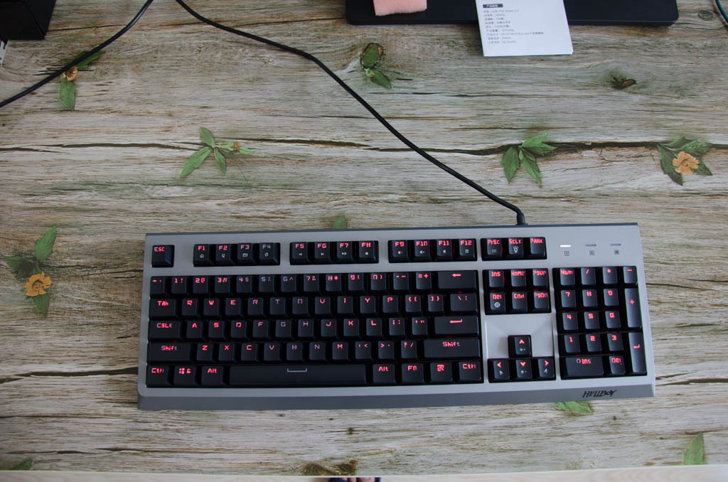 矮轴机械键盘和高轴机械键盘,机械键盘可能会毁掉你的手