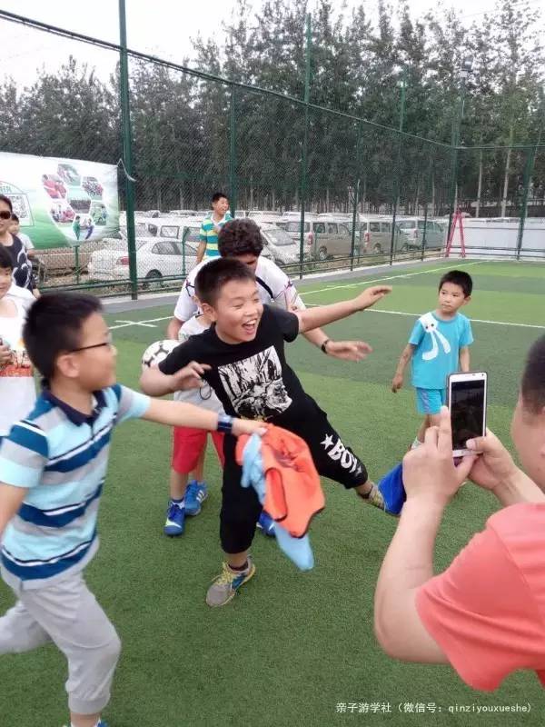 足球少儿体验课,成都菲戈足球学院暑期