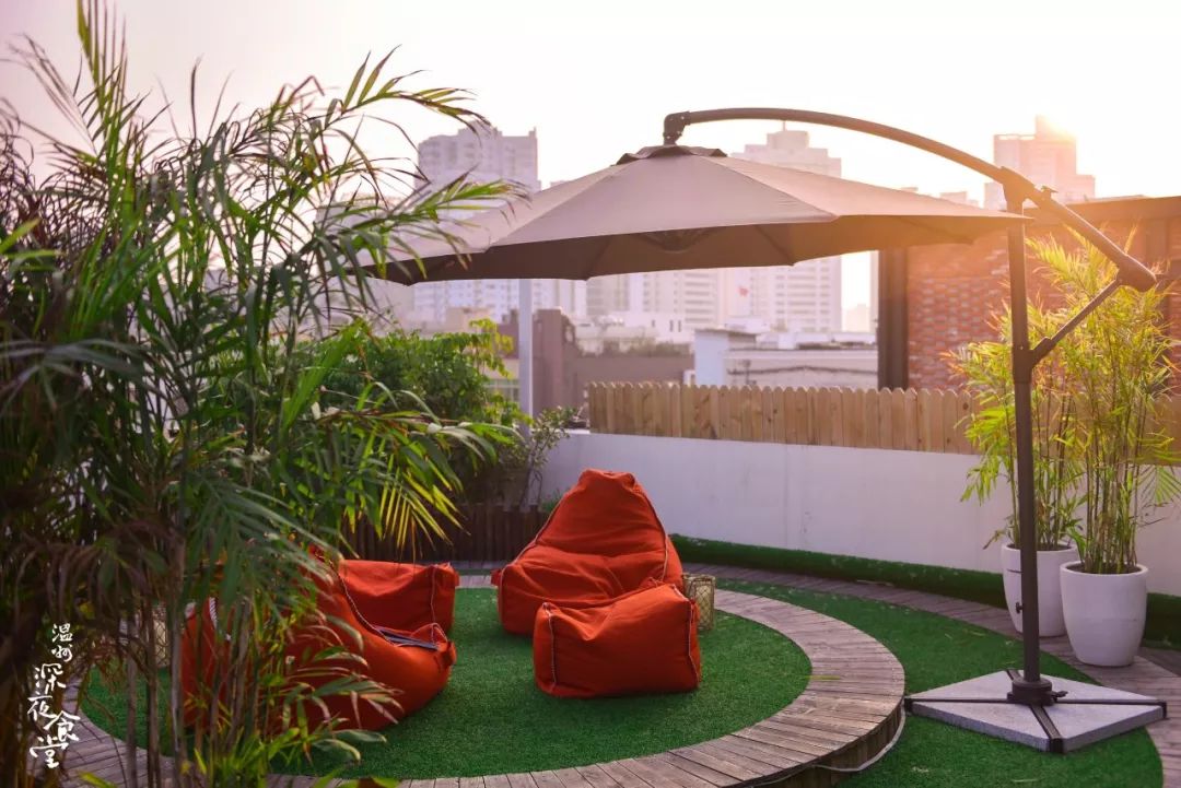 任性！温州海归美女辞职爆改破厂房，建露天解忧咖啡馆！