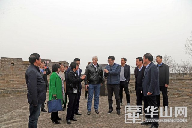 第二届中国金粟山丝绸之路文创论坛与会代表到大荔调研