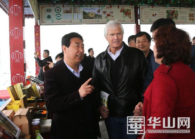 第二届中国金粟山丝绸之路文创论坛与会代表到大荔调研