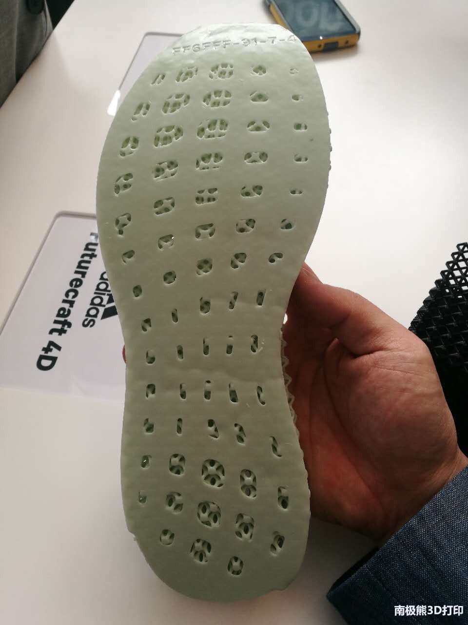 阿迪达斯3d打印鞋修复,阿迪达斯4d打印鞋四大特点