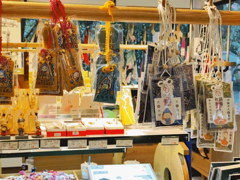 「寺庙周边」竟然碾压故宫淘宝？佛祖卖起萌来真让人招架不住