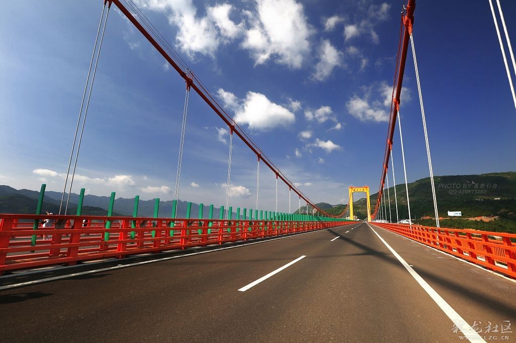 云南大山大河间的飞龙总能震撼全球摄影家