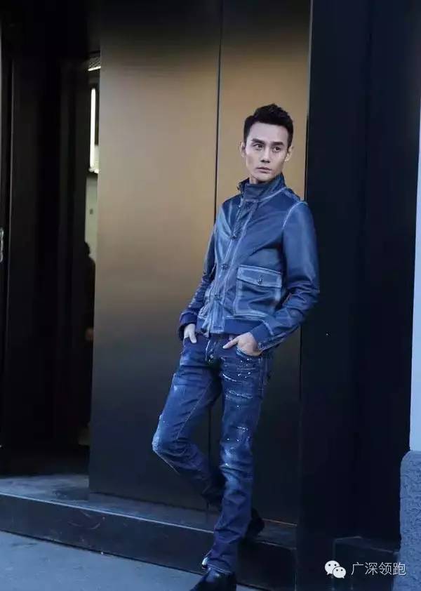 男神王凯：饭前健身房，饭后楼下慢跑衣架子是这样练成的