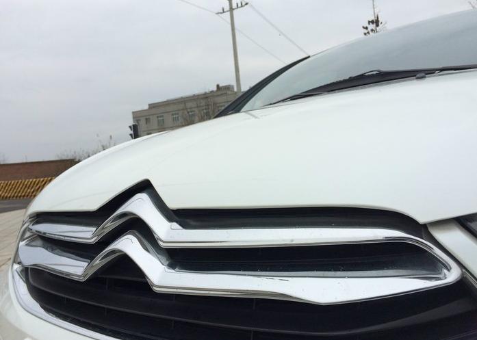 世嘉vts顶配,开着比较稳的轿车