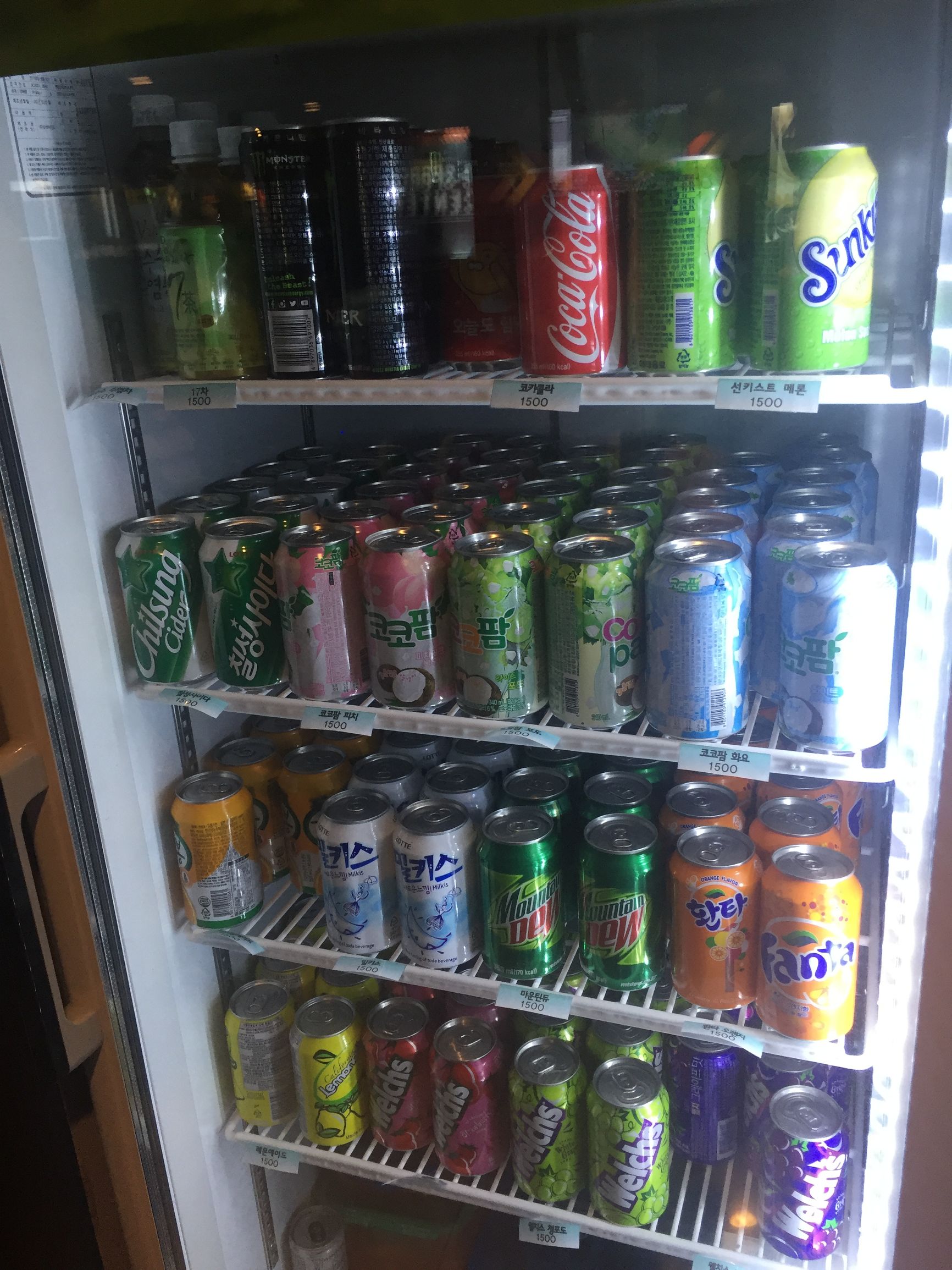 怪不得韩国欧巴脸滚键盘也能赢中国吊丝！原来他们的网吧是这样