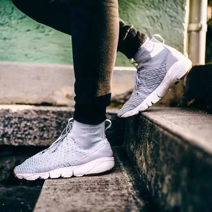 赵云单挑吕布出什么装备,吕布和赵云对抗路