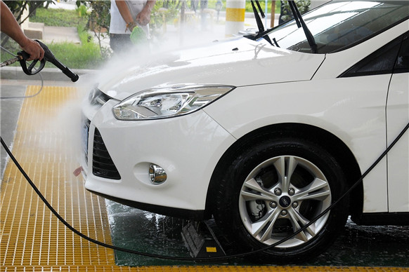 自己洗车怎么养护车漆,汽车正确的洗车方法和注意事项