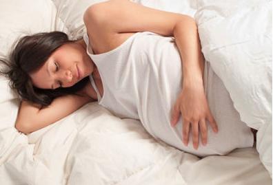 孕妇白带多呈黄绿色正常吗,孕妇白带多发绿严重吗