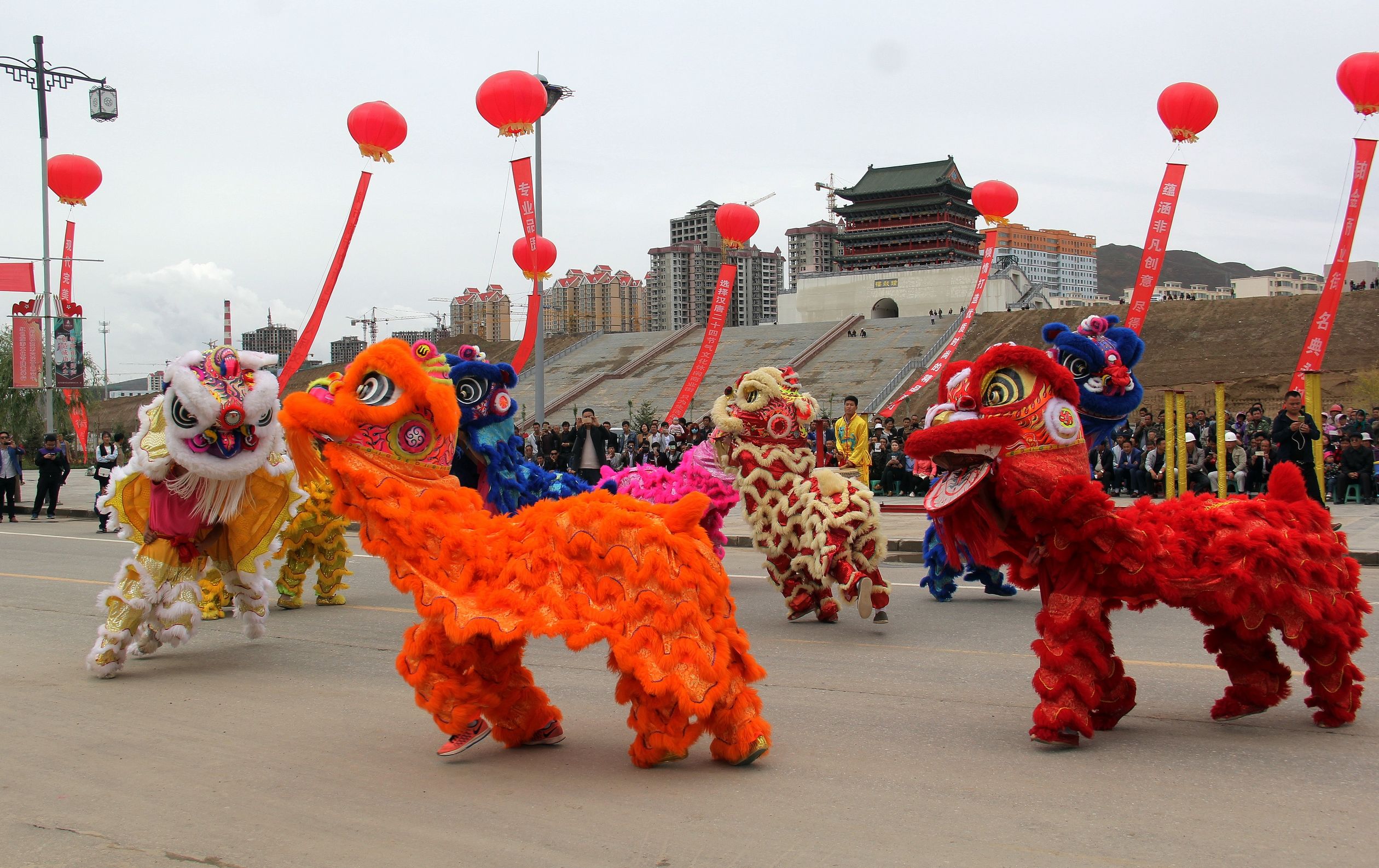 昔日丝绸路驼队阵阵显繁荣今朝OTO再起风云闹汉唐