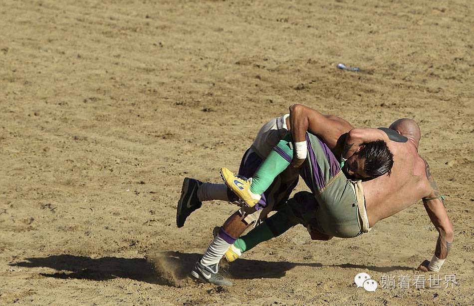 奇葩进球足球比赛视频,足球最奇葩的比赛