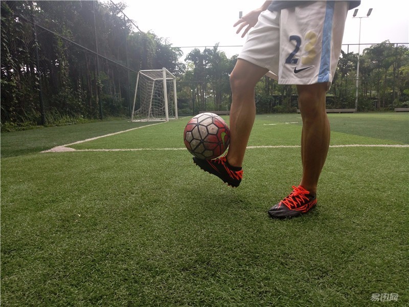 迪卡侬足球鞋kipstaagility,迪卡侬的足球鞋性价比