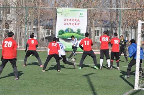 瑜伽山·精英足球队出征索福德华北区比赛首场遗憾告负