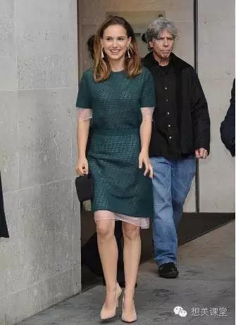 短粗腿怎么穿高跟鞋,如何穿高跟鞋让脚变长