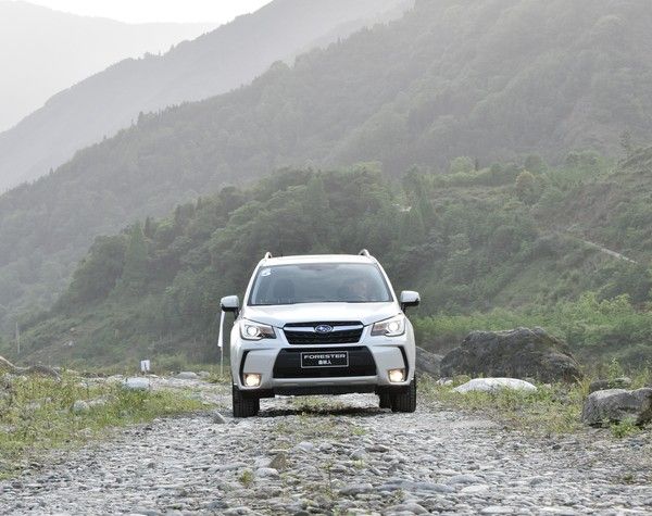 自成一派原创视频,2016款2.0斯巴鲁森林人评测