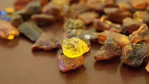 琥珀蜜蜡有瑕疵怎么办,好的琥珀蜜蜡是什么样子