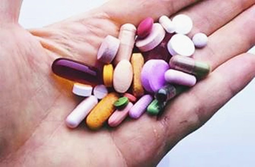 牙龈肿痛怎么消肿喝水都疼,牙龈肿痛喝水都疼应该喝什么药