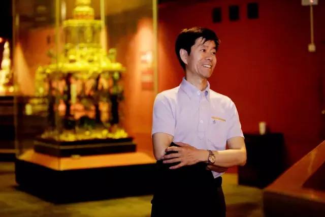 我们把专门给皇上修表的那位师傅“挖”出来了