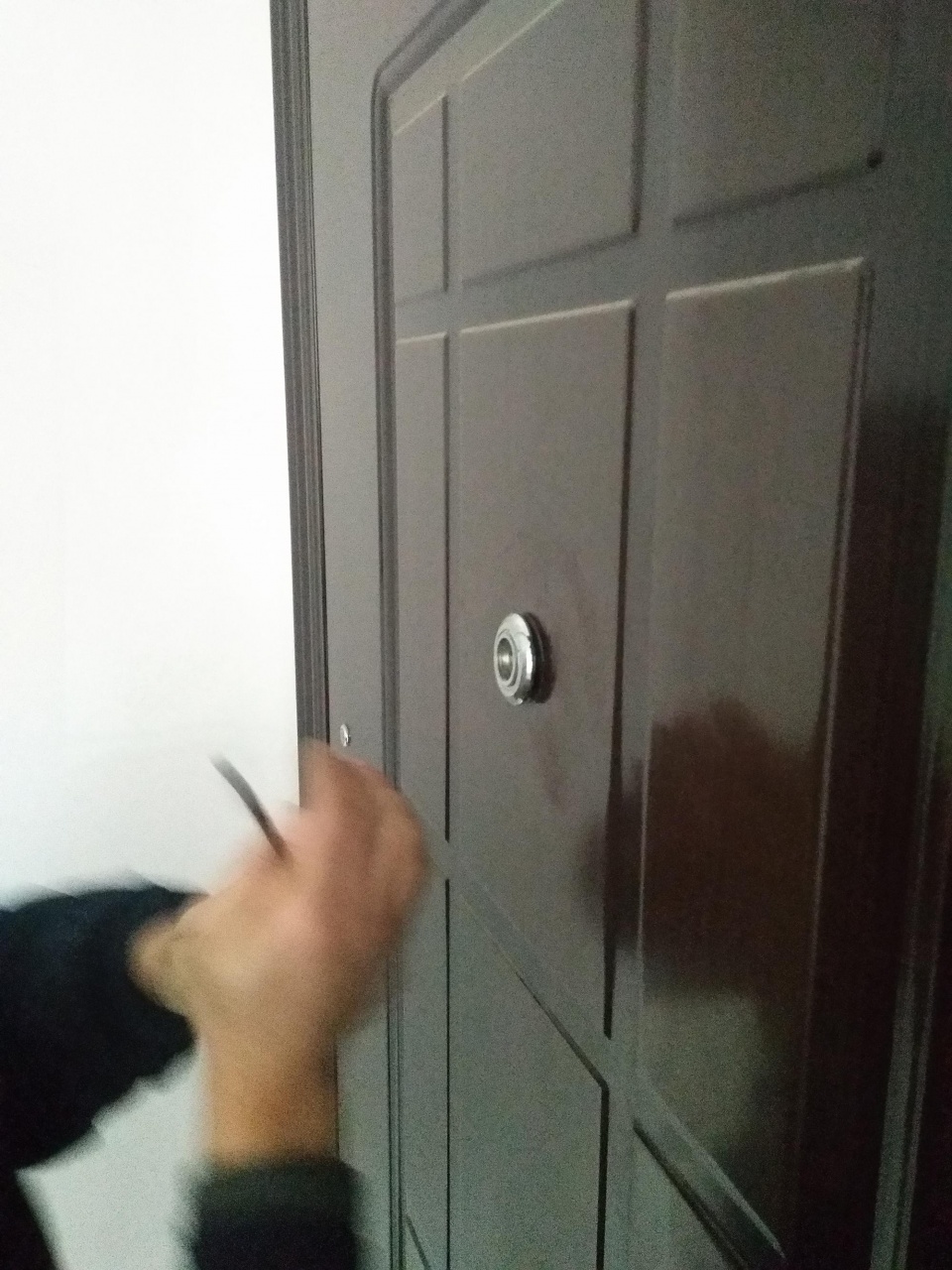 实拍：开锁人3分钟开锁赚60元，整个过程不看身份信息