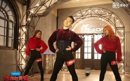 热血街舞团海选齐舞popping,美拍全国高校街舞总决赛冠军