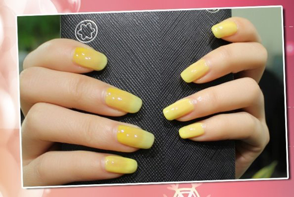 指甲油颜色怎么搭配好看女,指甲油怎样搭配颜色最好看