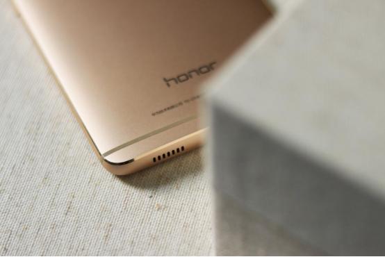 荣耀V8到底怎么样,荣耀v8全方位测评