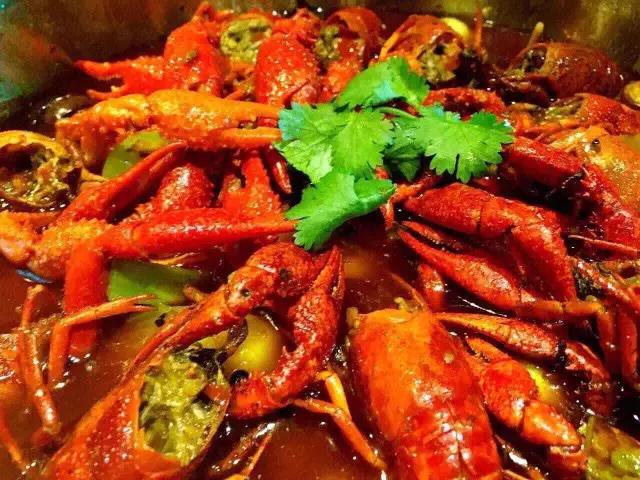 昆明酒吧嗨爆全场,昆明嗨到爆的酒吧