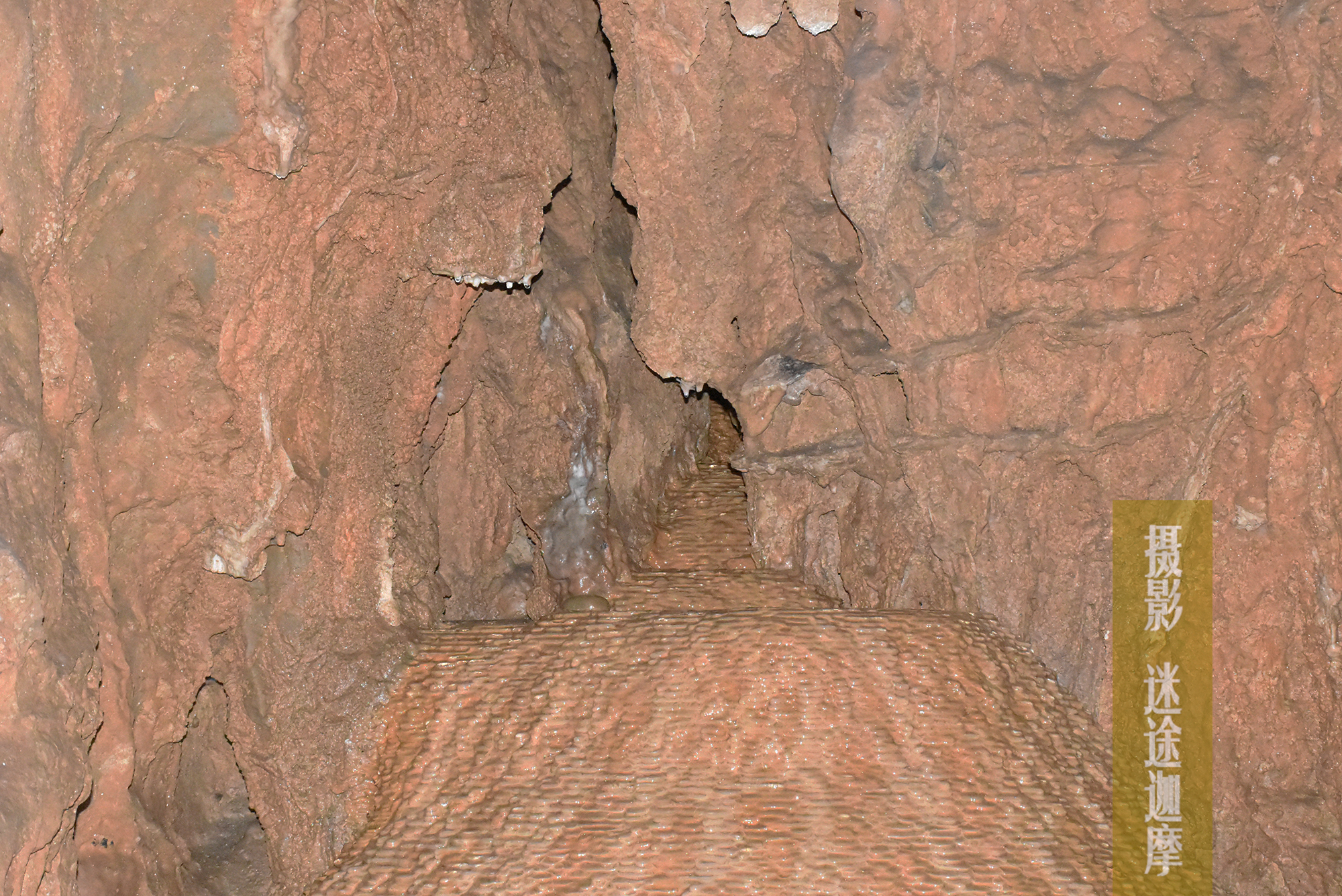 宜昌长阳古洞,宜昌长阳绝壁古洞古城堡