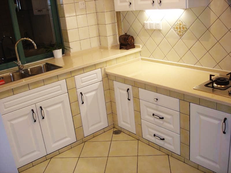 砖砌橱柜不做柜门怎么做才美观,砖砌橱柜如何免拉手