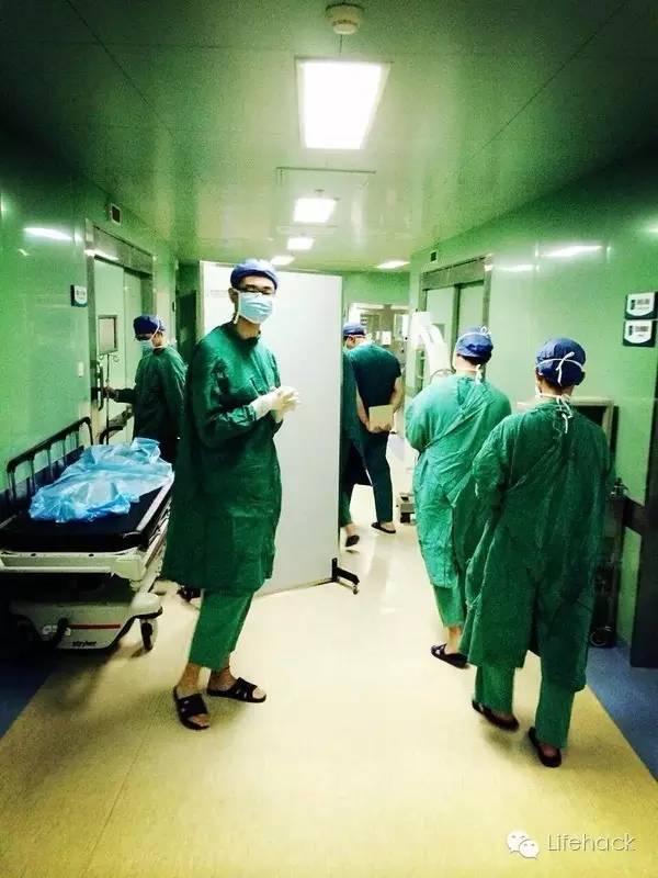 越长越丑的男生怎么变帅,又黑又丑的男生怎么逆袭