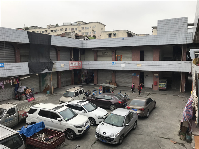 乱逛|曾经我总是跟着大人赶犀浦