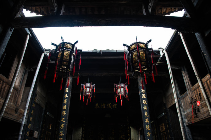 杞诲鏃呰,杞诲鍑鸿