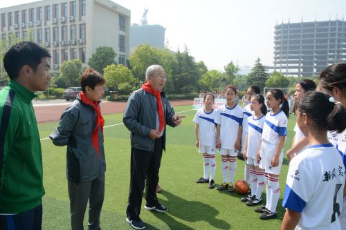 中国足球小球员训练,中国名宿辅导团