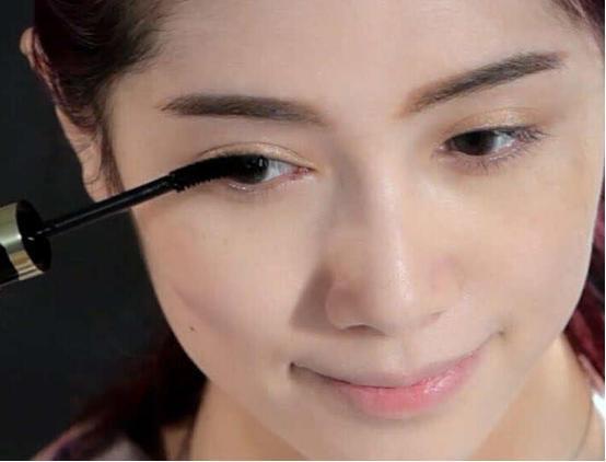 裸妆教程日常化妆用气垫,水润裸妆的正确化妆方法