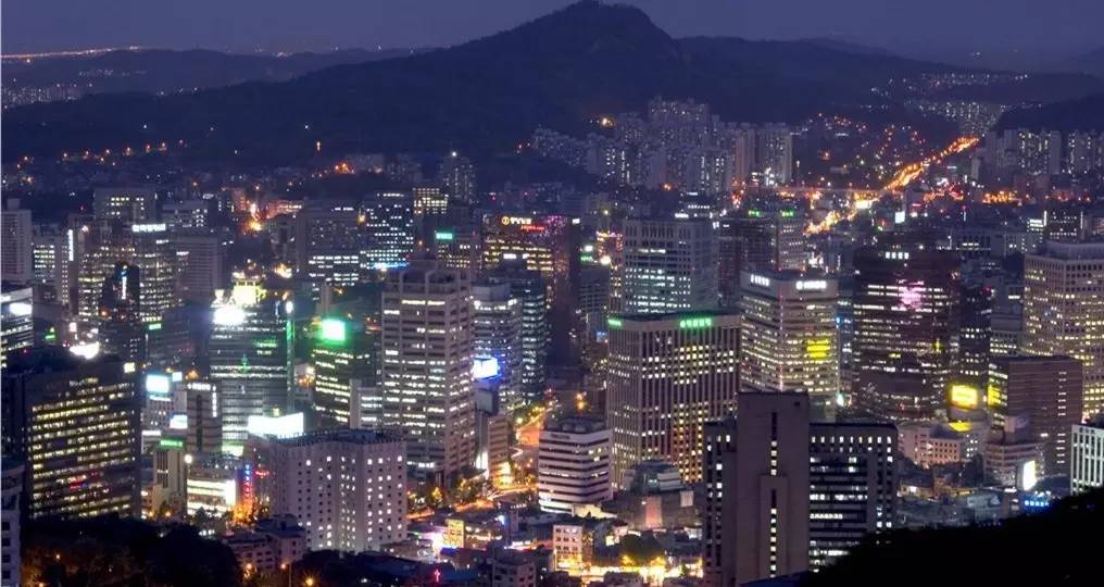 她叫小雪，在广州做文员，月薪3500，她是这样生活的...