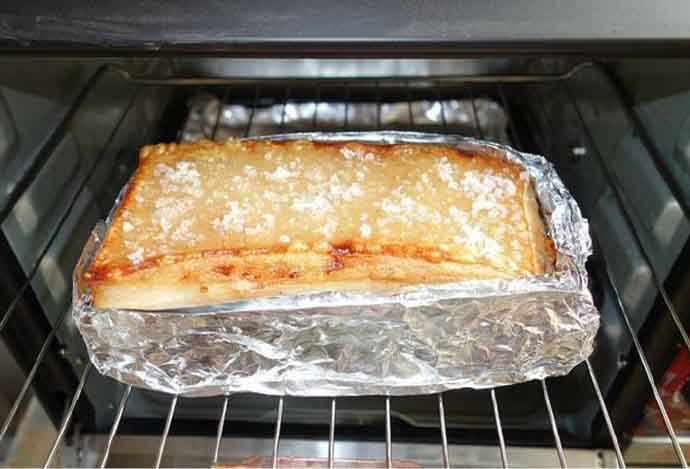 怎么做广式脆皮烧肉,广式脆皮烧肉步骤