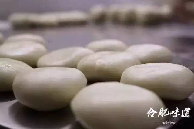 有什么事是一顿美食解决不了,有什么事情是一杯酒解决不了