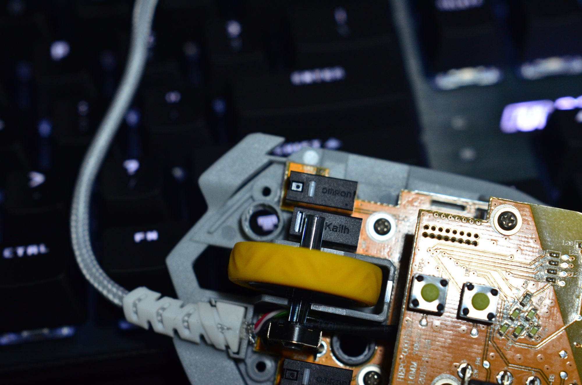 谁说它只能用来LOL,办公应用也拿手---贱驴325绝尘鼠标