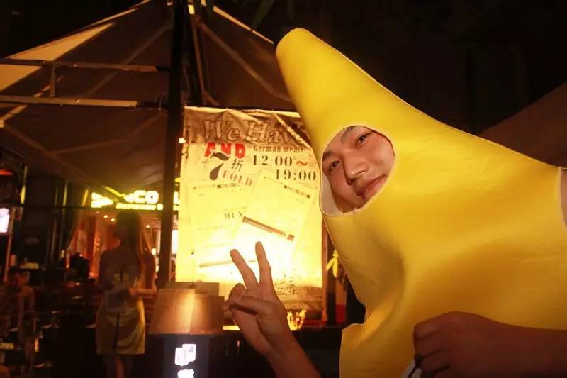 寻找广州至HIT看球BAR｜酒吧太吵，清吧太淡，这里刚刚好