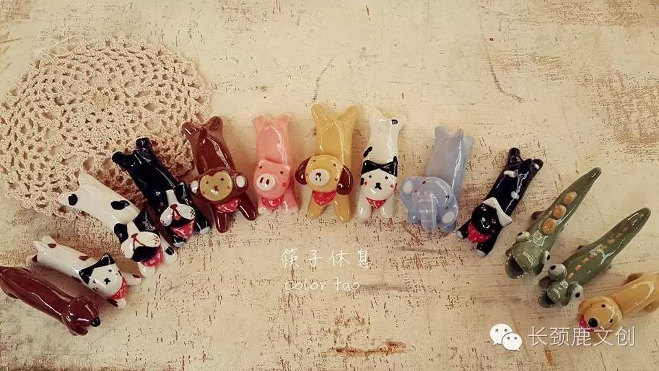 别拦我，我要吃了那些餐具