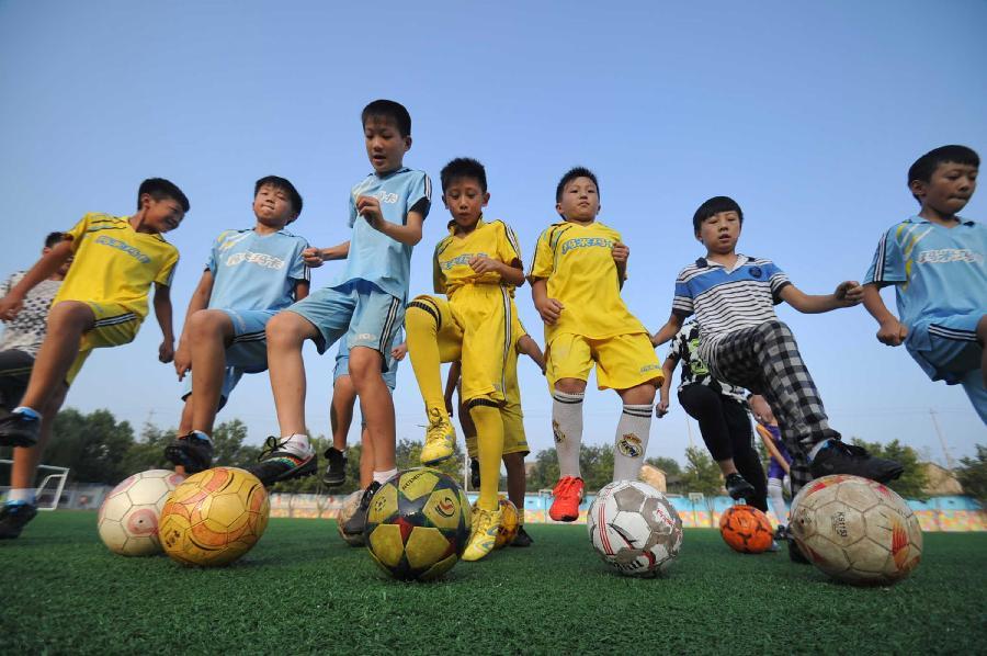 徐根宝山西,徐根宝原来是踢什么位置